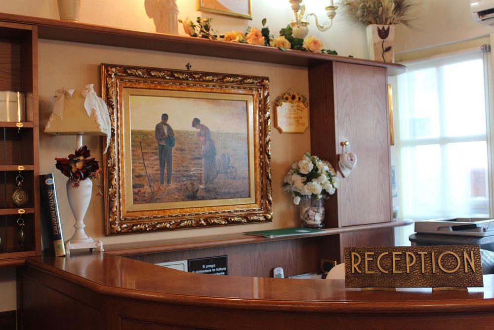 Hotel Tina Diano Marina Ngoại thất bức ảnh