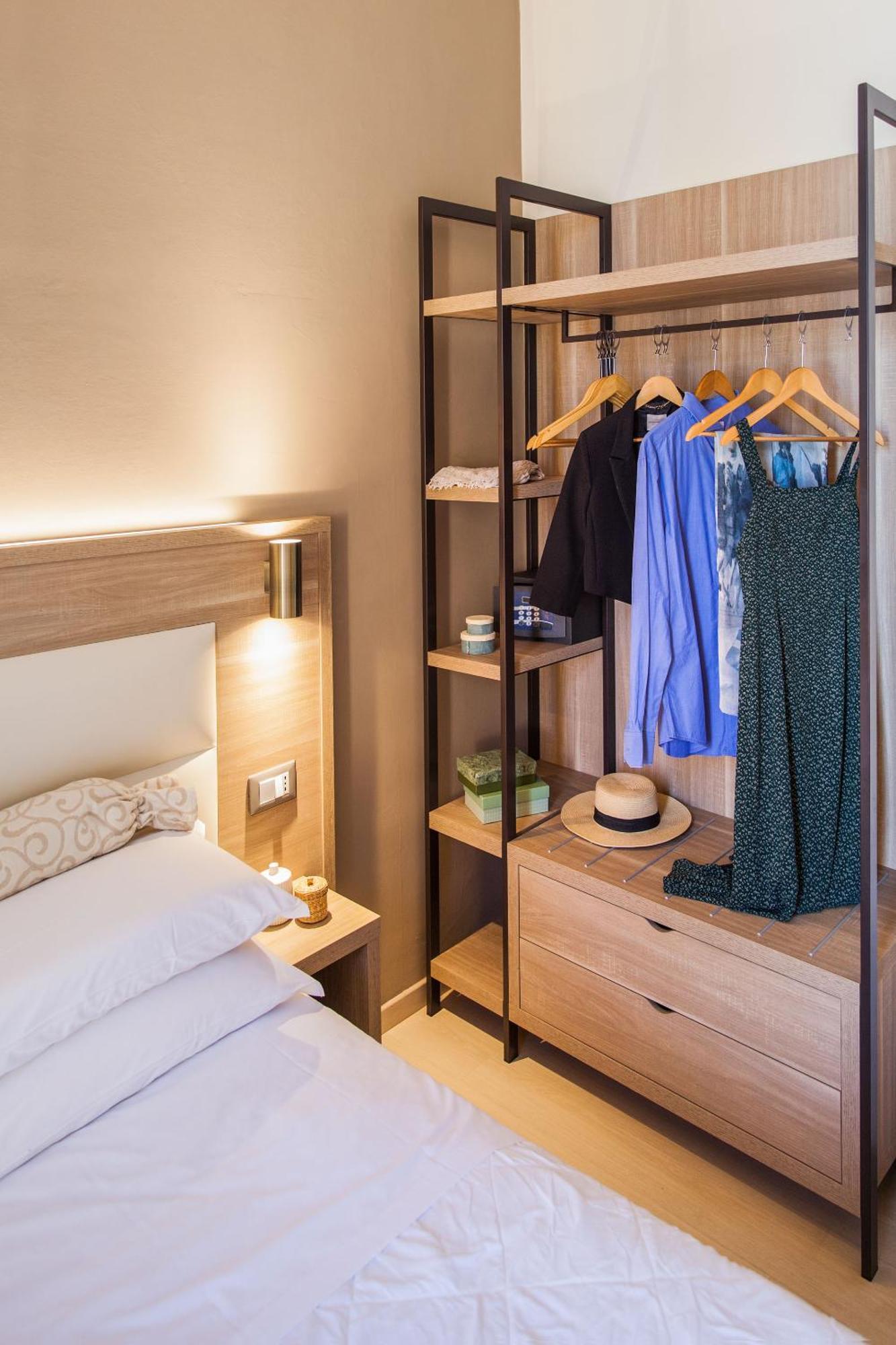 Hotel Tina Diano Marina Ngoại thất bức ảnh