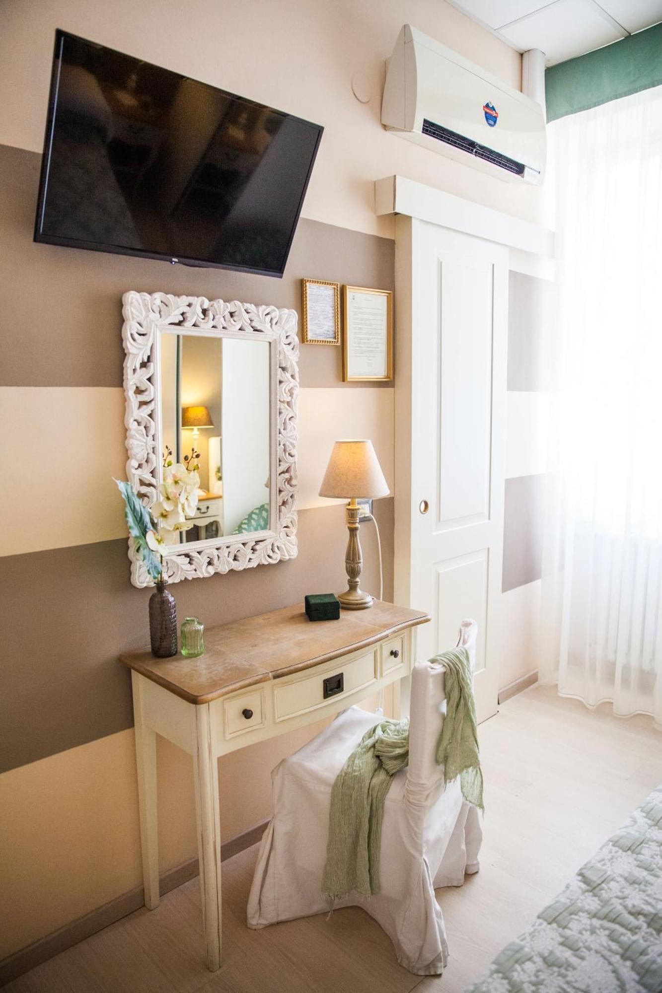 Hotel Tina Diano Marina Ngoại thất bức ảnh