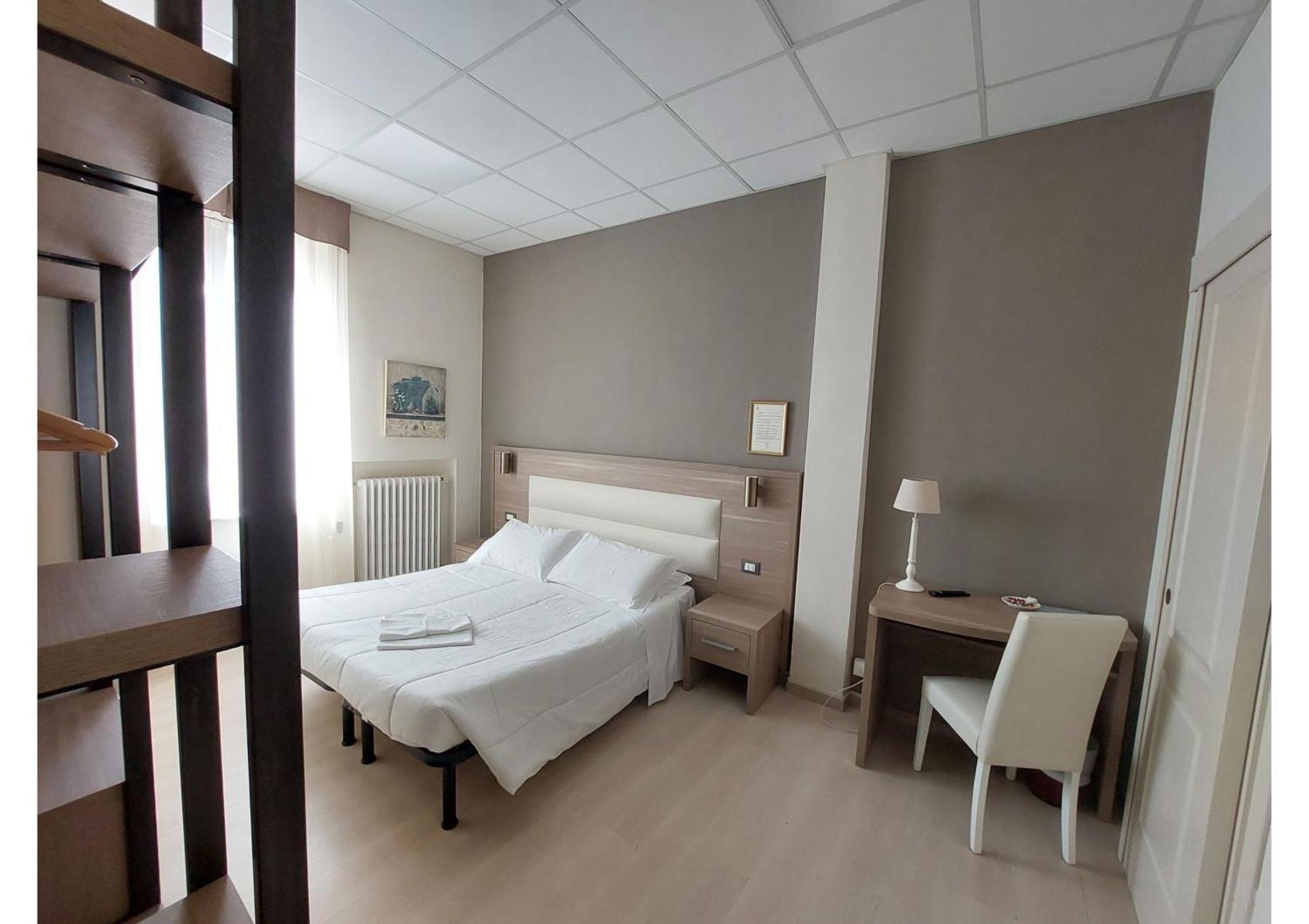 Hotel Tina Diano Marina Ngoại thất bức ảnh