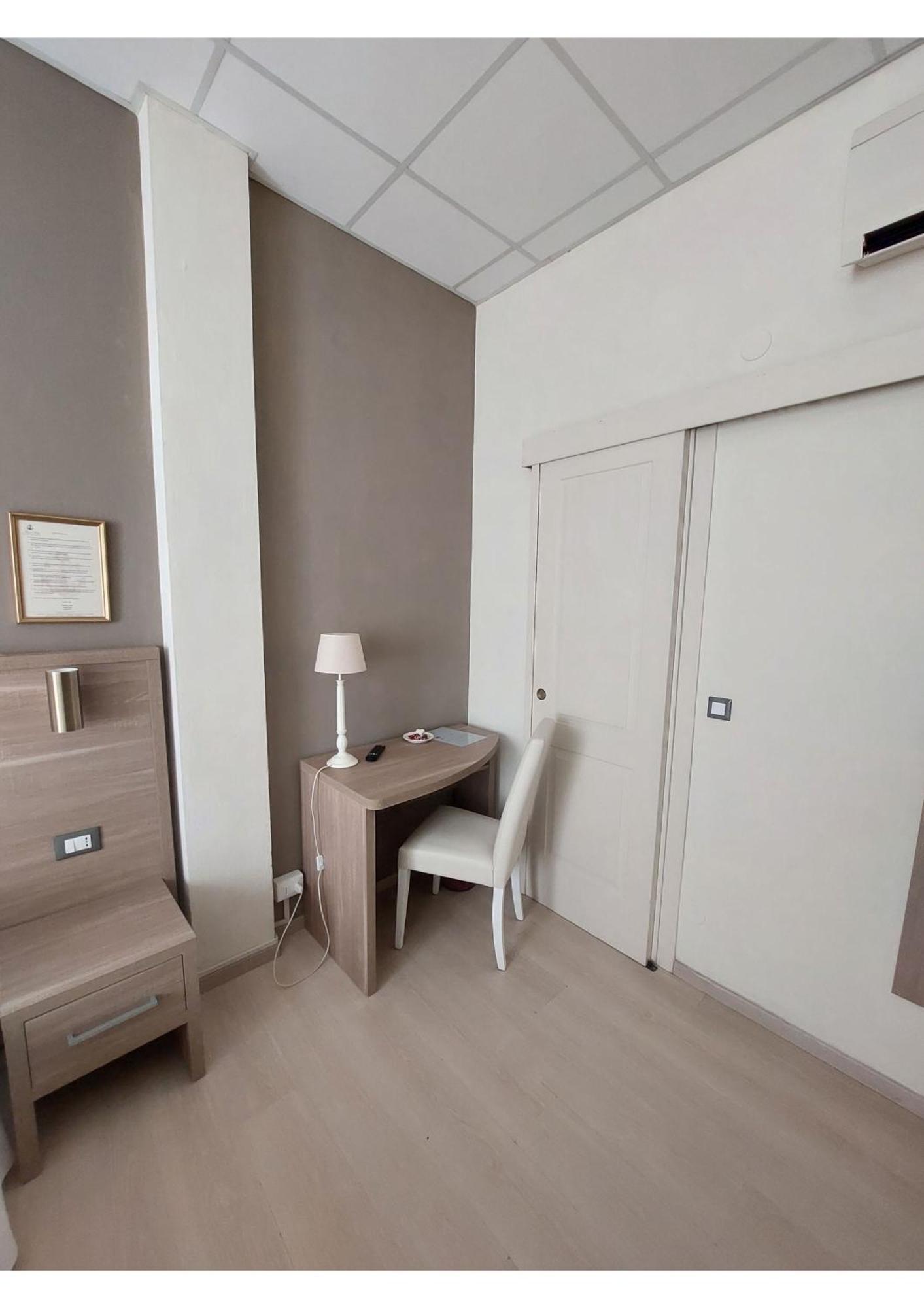Hotel Tina Diano Marina Ngoại thất bức ảnh