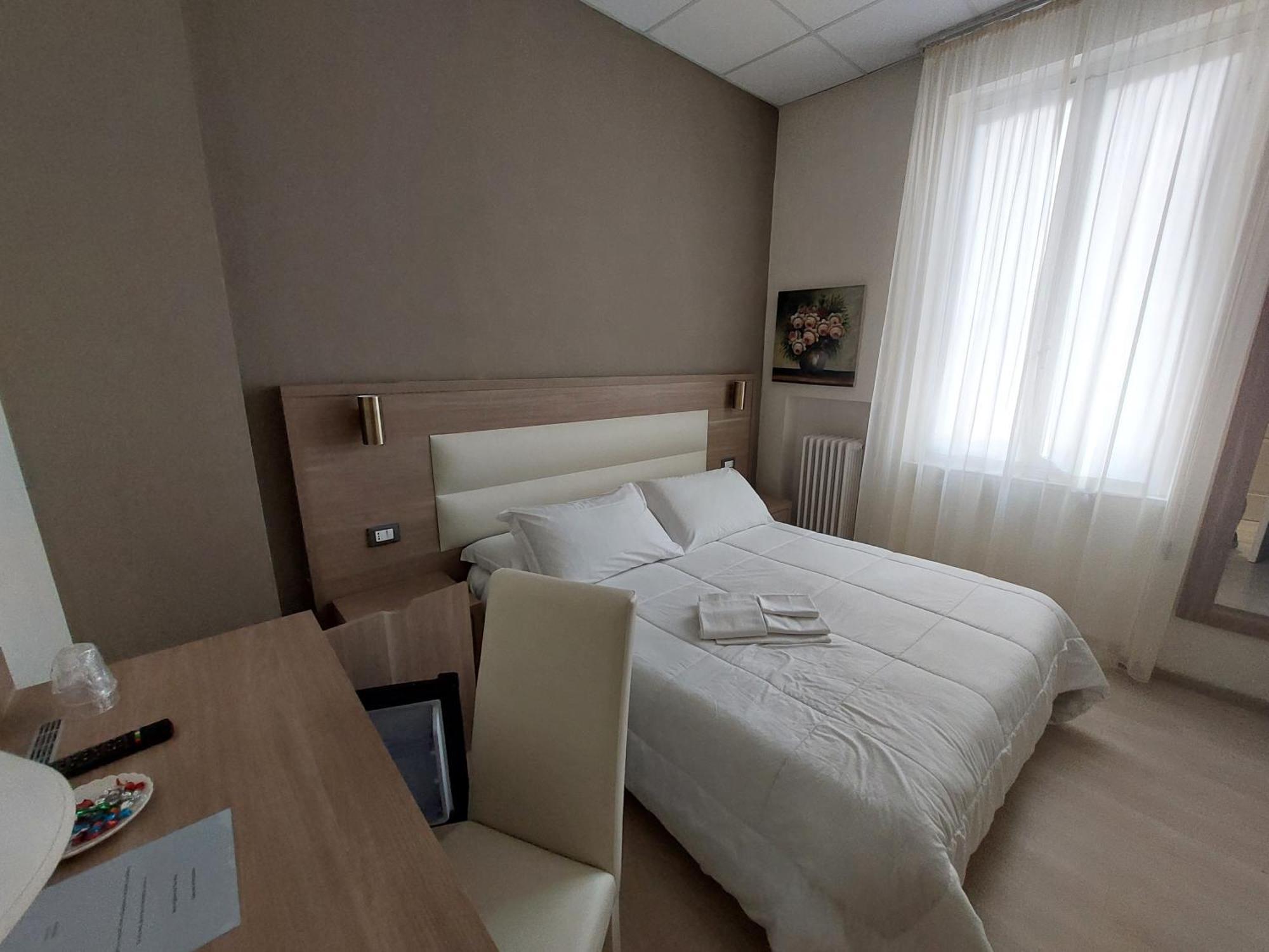 Hotel Tina Diano Marina Ngoại thất bức ảnh